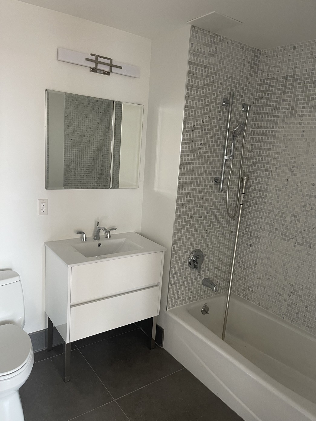 纽约装修群推荐 · 纽约南通德胜装修公司 · 纽约装修师傅30年经验 厨房装修·浴室翻新｜免费上门估价 纽约装修公司-装 photo 10