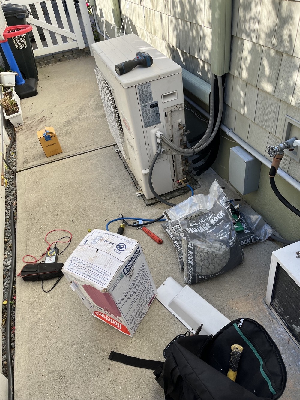 安装维修中央和分体空调 photo 5