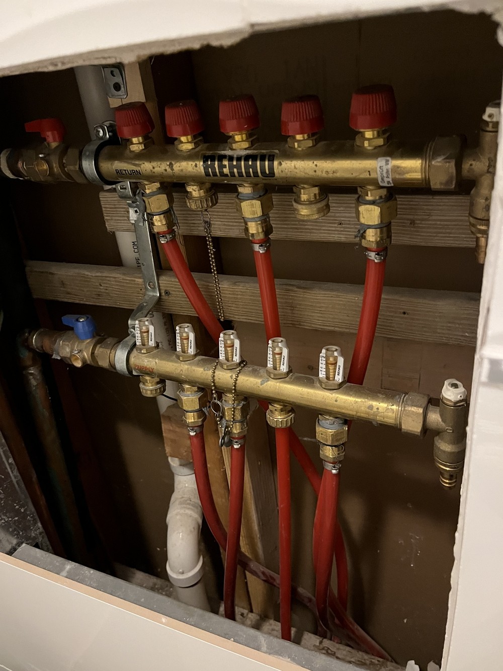 水电冷暖维修,暖气炉维修,热水炉安装,安装维修厨房抽油烟机 photo 3