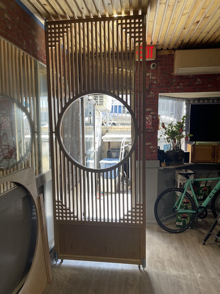 功夫精湛木工师傅安装门窗 安装新式保温门窗 换新门窗 翻新门窗框包铝片 做到防水 定购门窗 photo 1