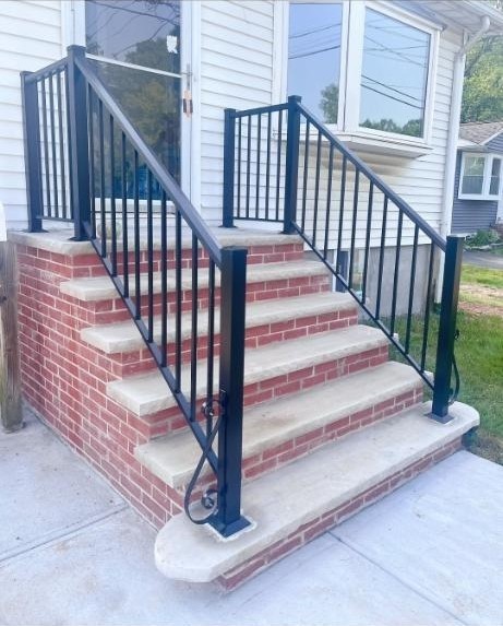 长岛门窗安装，纽约五区门窗玻璃，开天窗，护栏围栏，精诚装修刘师傅专业内外装修 photo 2