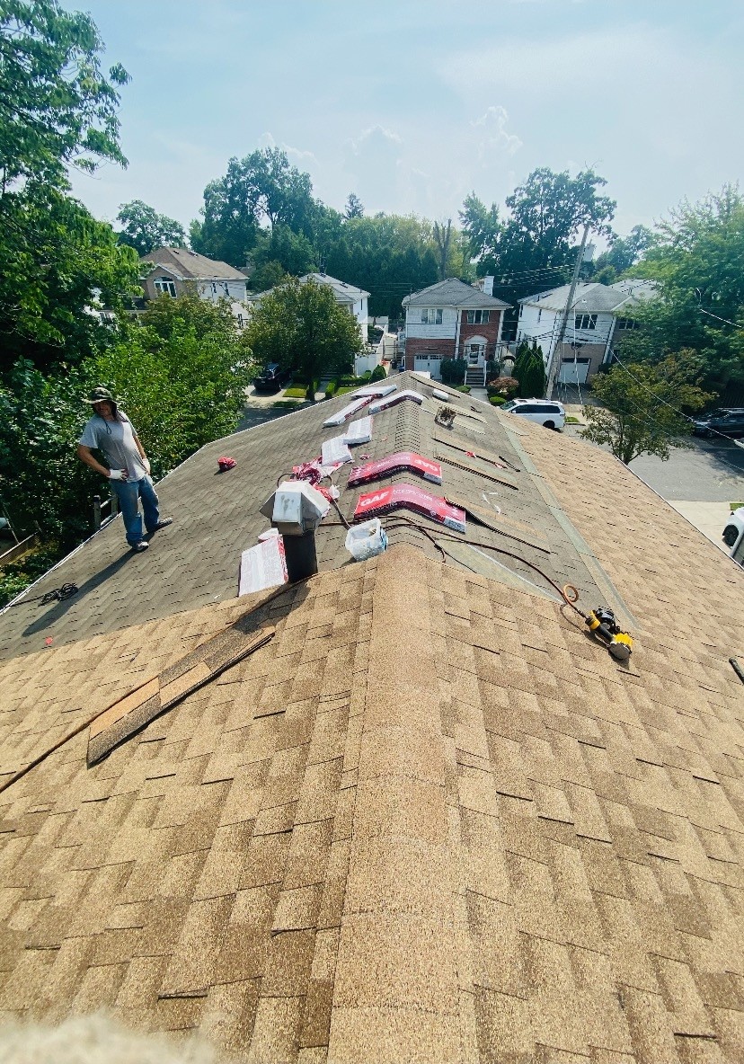 休斯顿屋顶维修，精专屋顶维修，屋顶漏水急修，信誉好工艺强！ 休斯顿屋顶公司-屋顶维修 图片 1