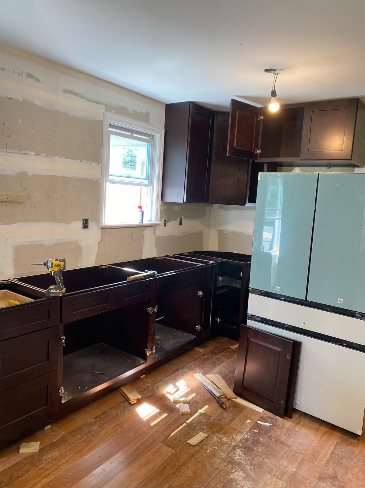 室内外装修，店面翻新，指甲店装修，餐馆翻新，按摩店装修，承包各种装修工程，免费估价 photo 1