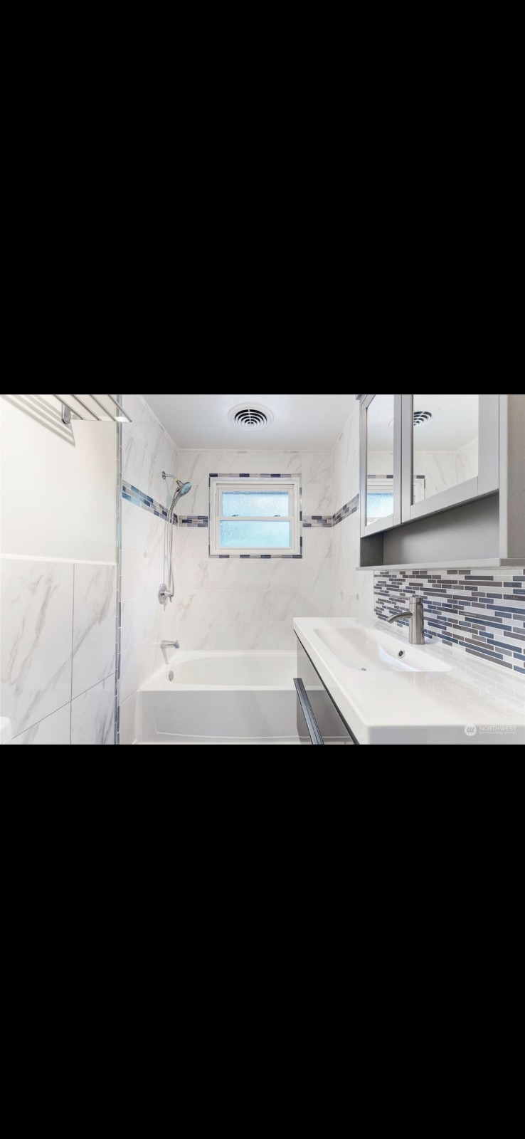 卖房前/入住前,整屋清洁/局部清洁。微修补touch up,屋顶/室内壁橱翻新,内外装修等等 photo 3