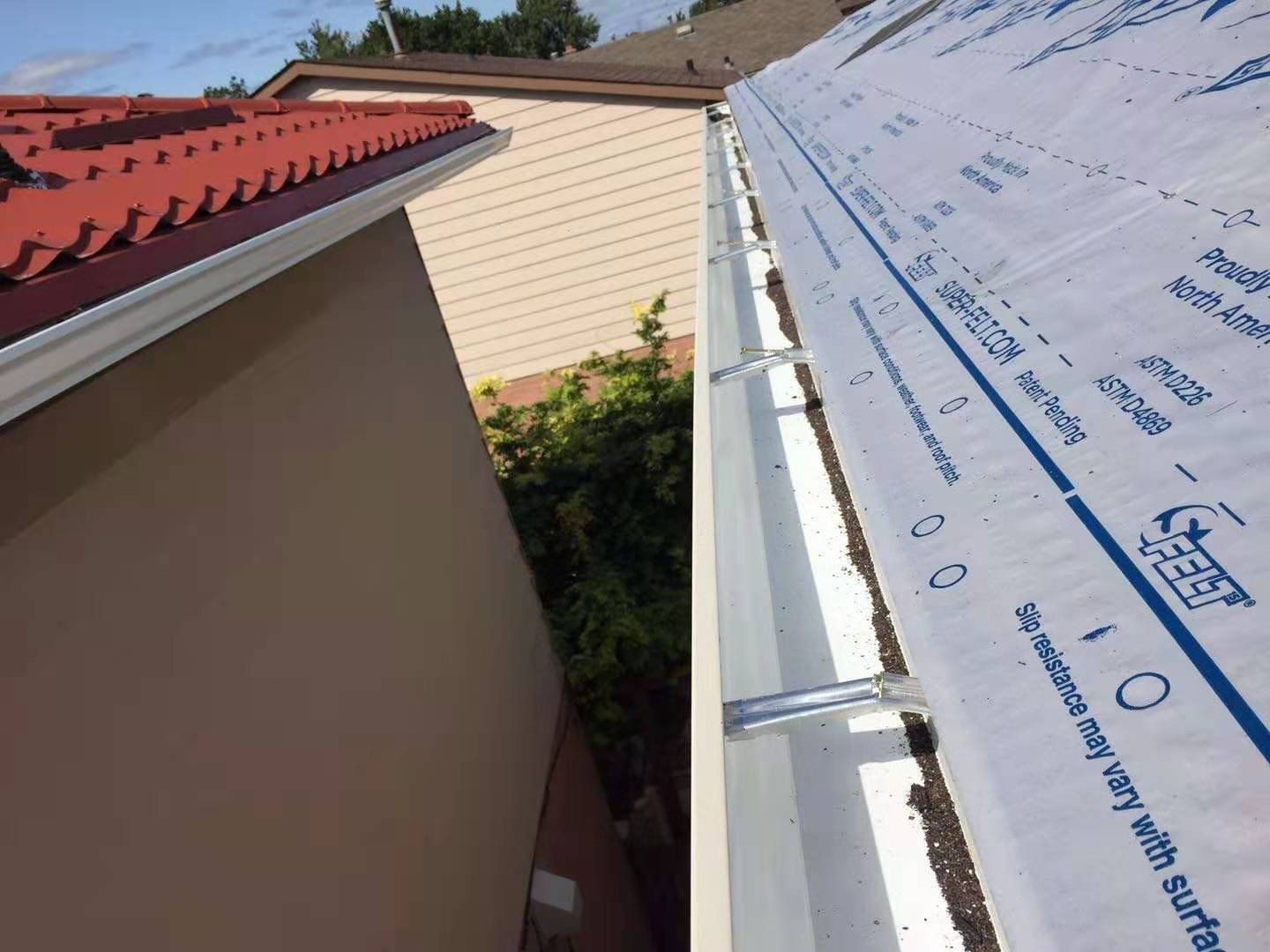 Galaxy Roofing Inc-屋顶维修公司●换新屋顶●维修屋顶●沥青瓦橡胶等各种材料屋顶●15年保用期 photo 7
