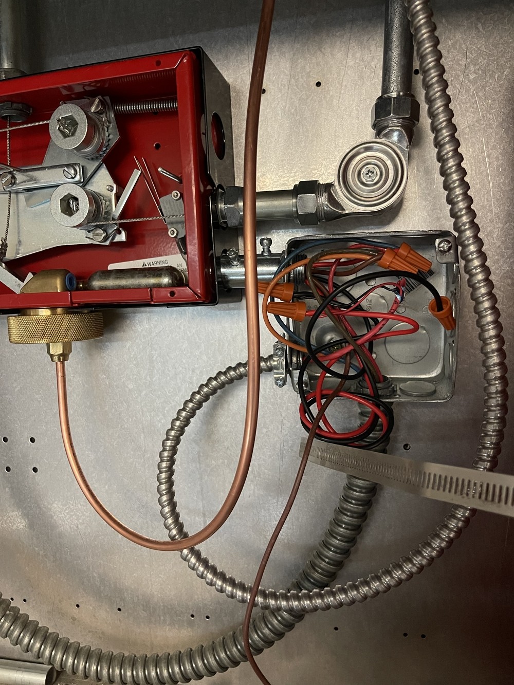 防火洒水系统，挖街挽排水渠，防火警钟系统，火警系统，住宅商业餐馆防火，找QQ防火工程公司 photo 1