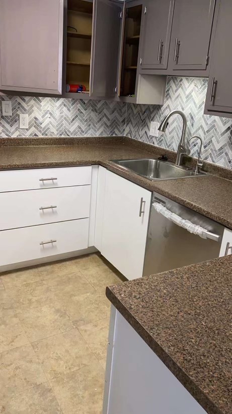 华人装修公司20年诚信室内装修经验，大理石贴面，厨房浴室水电木工，油漆粉刷，庭院装修 图片 2