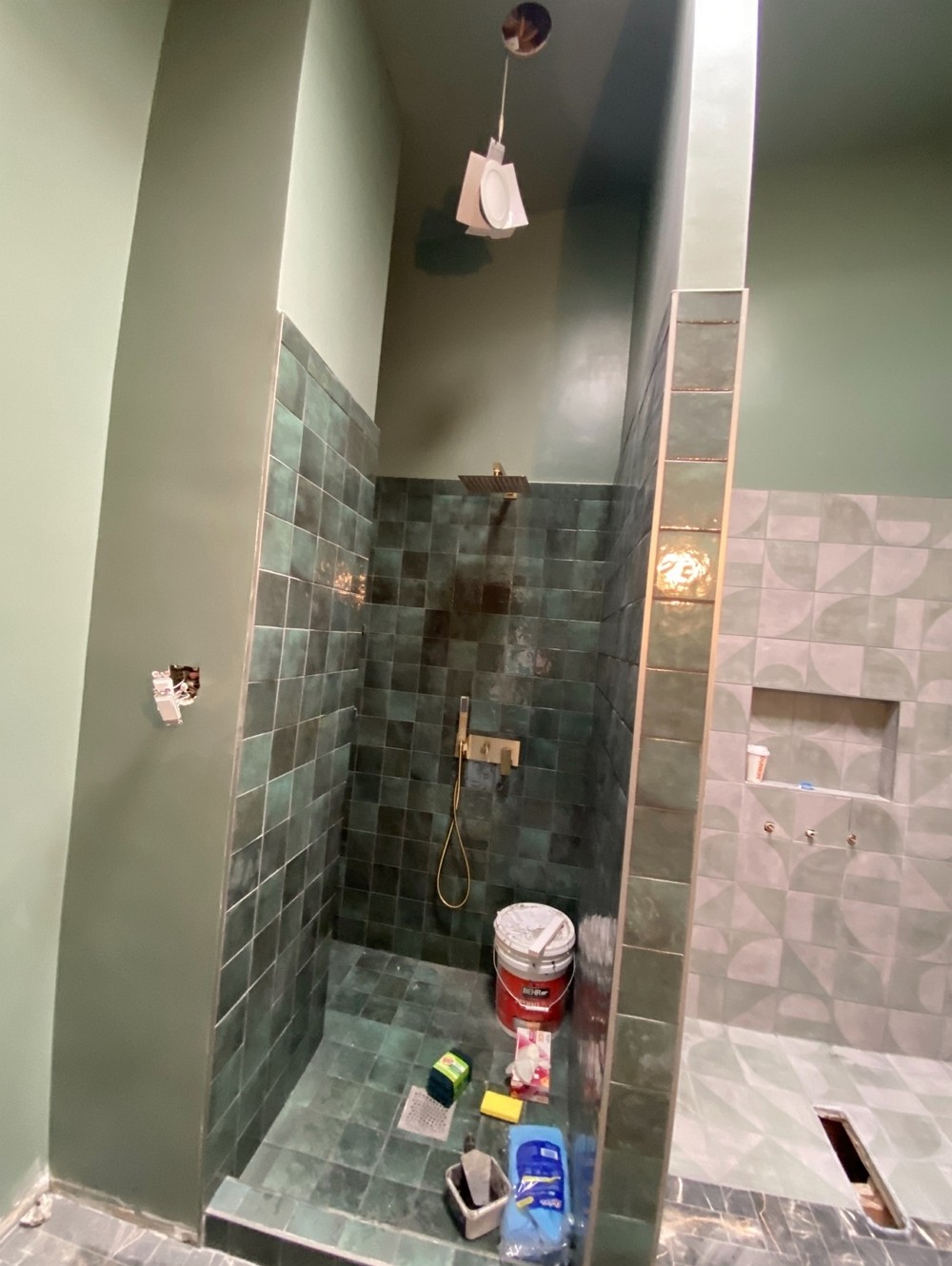 专业建筑装修，厨浴/庭院/外墙/停车坪，加建改建，执照保险，免费估价，找全心全意装修 photo 2