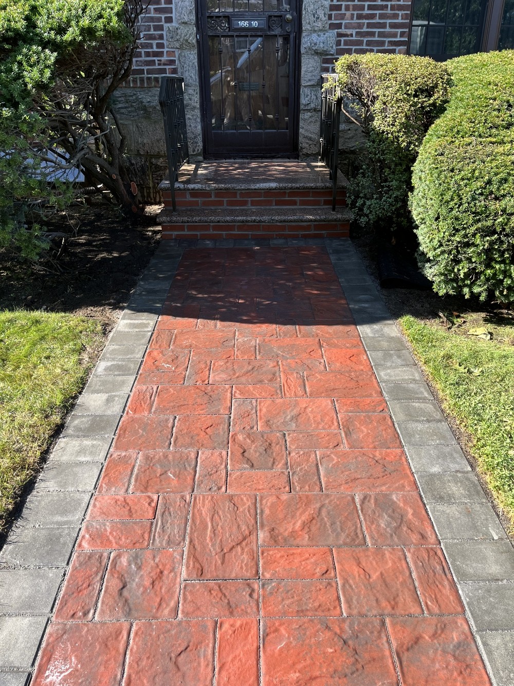 百安居园林管理公司提供专业园林管理，砍伐枯树病树，砍树刨根，草坪自动喷水器维修安装 图片 4