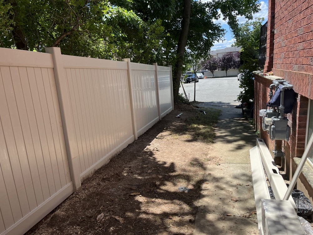 百安居园林管理公司提供专业园林管理，砍伐枯树病树，砍树刨根，草坪自动喷水器维修安装 图片 5