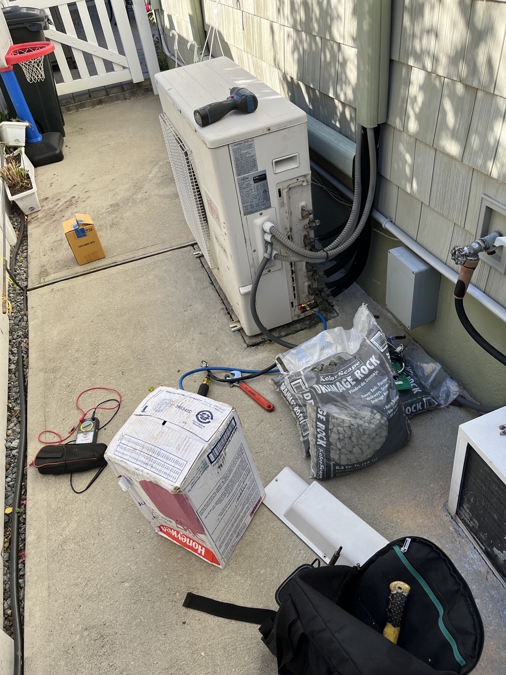 美东华冷暖全能修 中央空调维修 维修油炉抽风机煤气炉,从业冷暖维修多年 图片 8