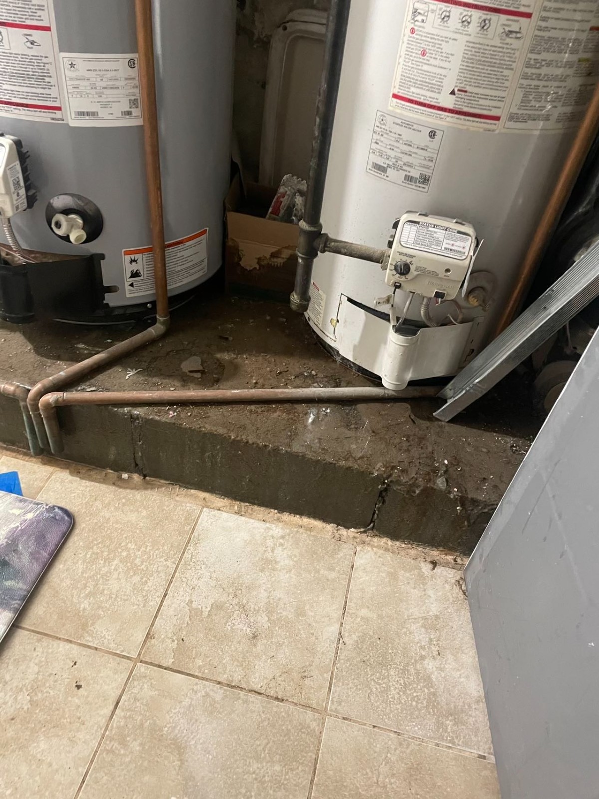 实达水管維修公司承接通修水管,水管維修,专业修理水管并疏通下水道,包通水管,急修漏水,修换热水炉 图片 9