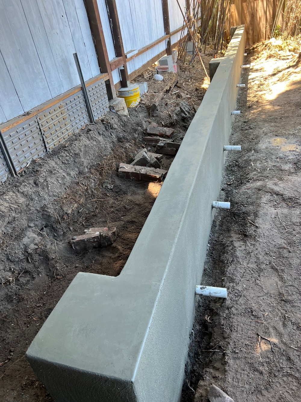 旧金山圣何塞徐记水泥 华人装修师傅 庭院改造 庭院围墙围栏 挡土墙 水泥车道 铺石砖石子 造草坪 免费上门估价 图片 8