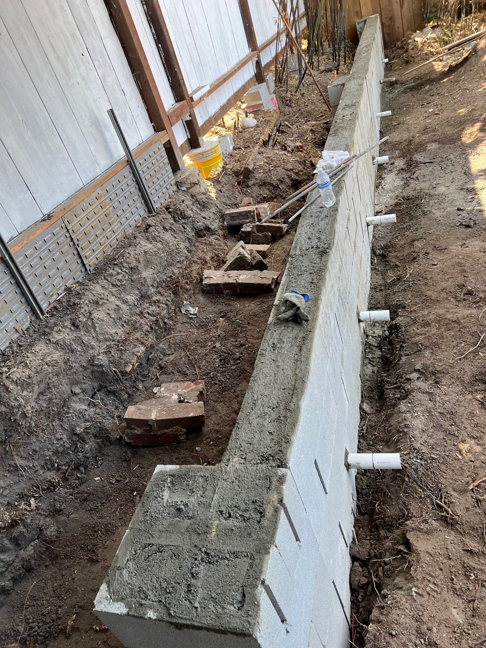 旧金山圣何塞徐记水泥 华人装修师傅 庭院改造 庭院围墙围栏 挡土墙 水泥车道 铺石砖石子 造草坪 免费上门估价 图片 9