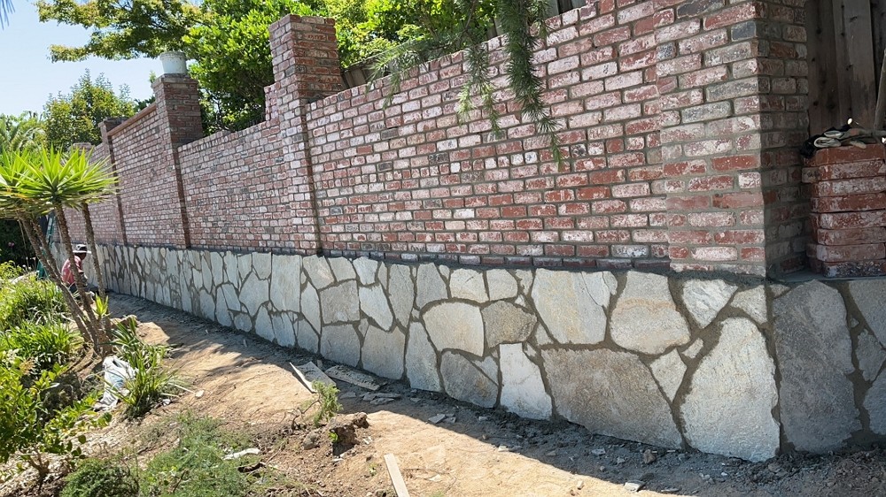 旧金山圣何塞徐记水泥 华人装修师傅 庭院改造 庭院围墙围栏 挡土墙 水泥车道 铺石砖石子 造草坪 免费上门估价 图片 8