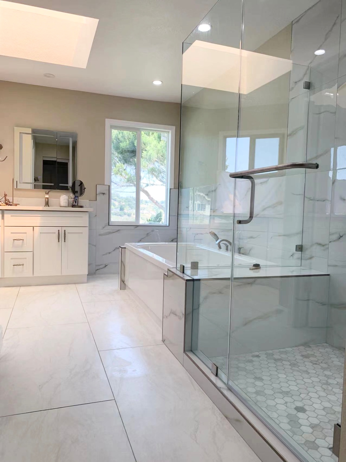 銘翔建筑 旧金山南湾装修师傅  专业地板 厨卫翻新 室内外油漆  换门换窗（用心对待每一位客人） 图片 10