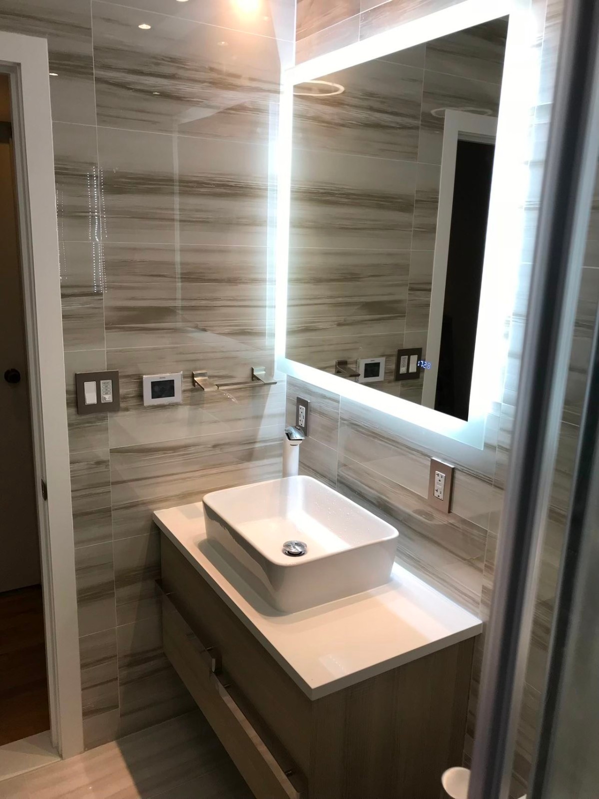 华人装修室内外装修-厨房浴室,瓷砖地板装修,店铺装修,批灰油漆,围栏庭院装修,价格合理 photo 4