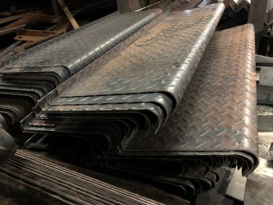 纽约铁工厂， 加工制作花纹楼梯板，水泥楼梯板。 photo 2