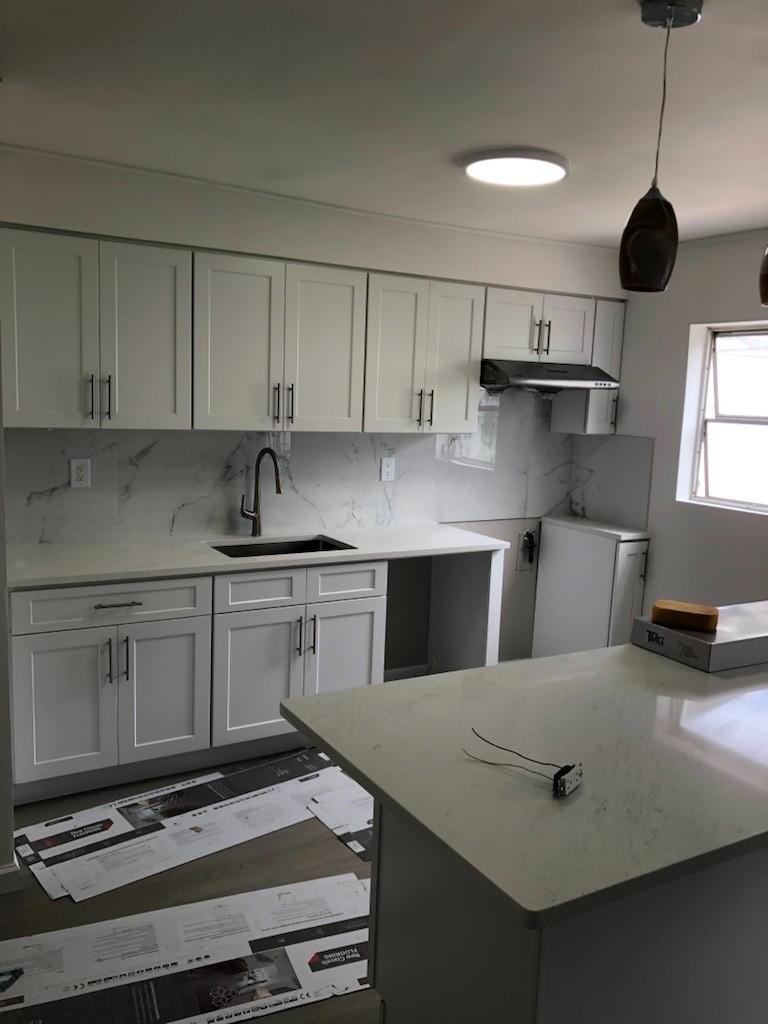 专精房屋装修，施工经验丰富，工艺精细，家庭住宅装修改建，有保险，价格优惠，免费估价 photo 4