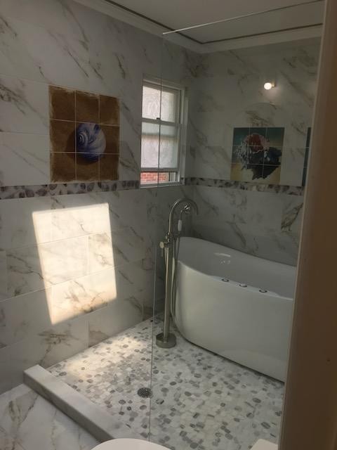 专业房屋装修 - 专业厨房浴室装修经验，执照和保险，免费估价 photo 4