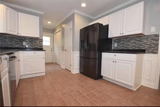 专精室内装修，大理石贴面，厨房浴室，油漆粉刷，水电木工，庭院装修，20年诚信服务 photo 1