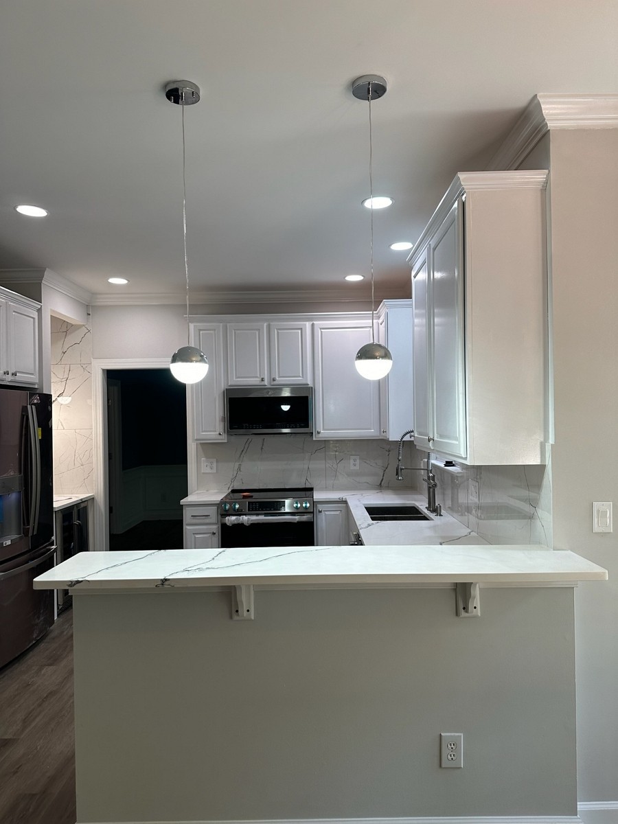 华人装修公司精做窗戶安裝，門窗換新，安裝地板瓷砖，批灰門框防水，价格合理 室内外装修 photo 4