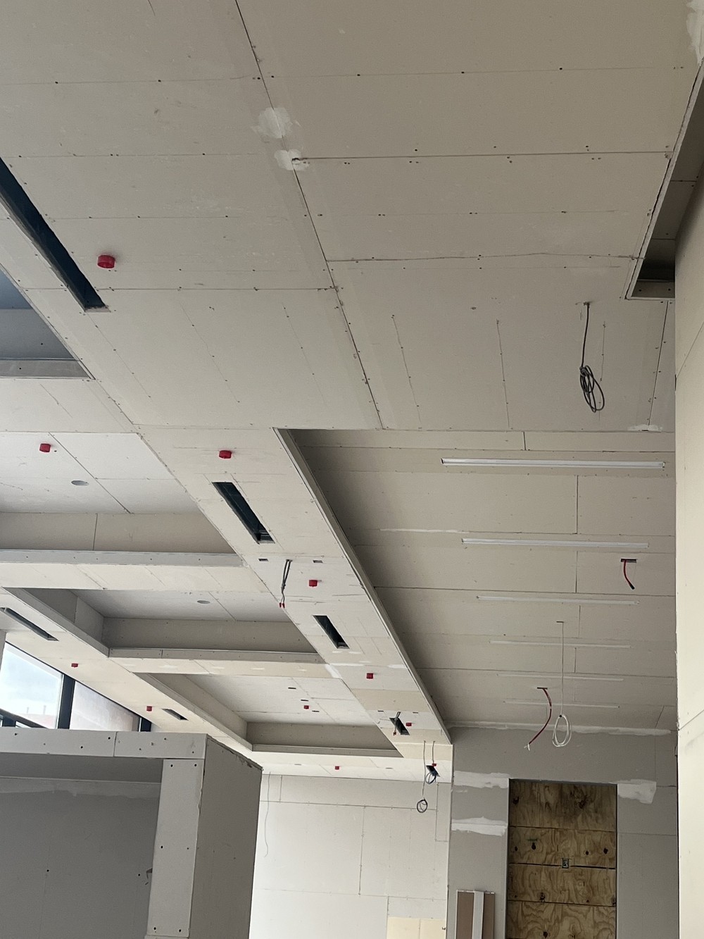 业造型屋顶，房間和墻壁，室内屋顶吊层造型 免费估价 photo 5