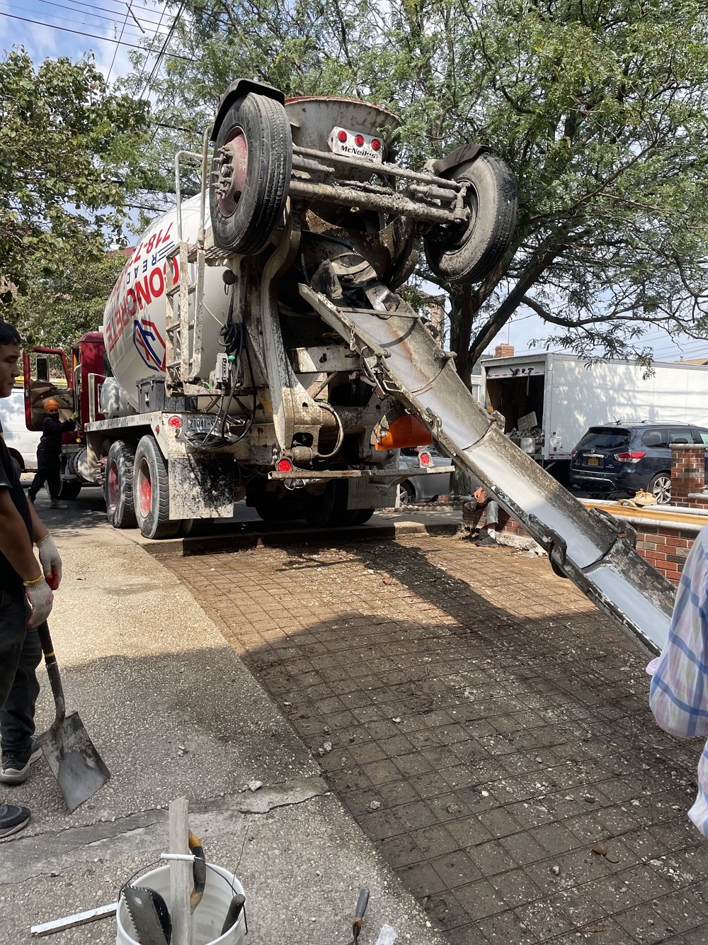 纽约专业砍树公司，砍树修枝，刨除树根，草坪围栏，砖石铺路，水泥车道，外墙维修，清理垃圾 photo 3