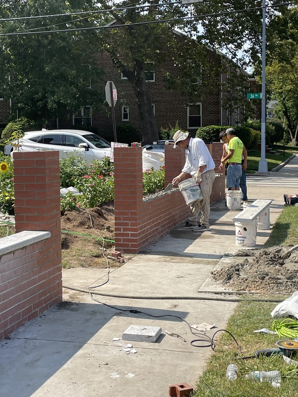 纽约专业砍树公司，砍树修枝，刨除树根，草坪围栏，砖石铺路，水泥车道，外墙维修，清理垃圾 photo 4