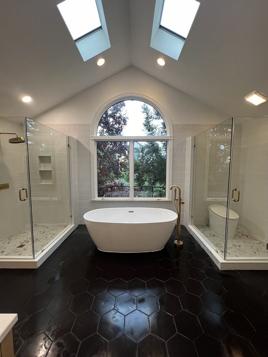 美东装修公司承接内外装修项目，厨房浴室，精通木工，地板瓷砖，质量保证，开工纸，加建改建，价格合理 photo 4