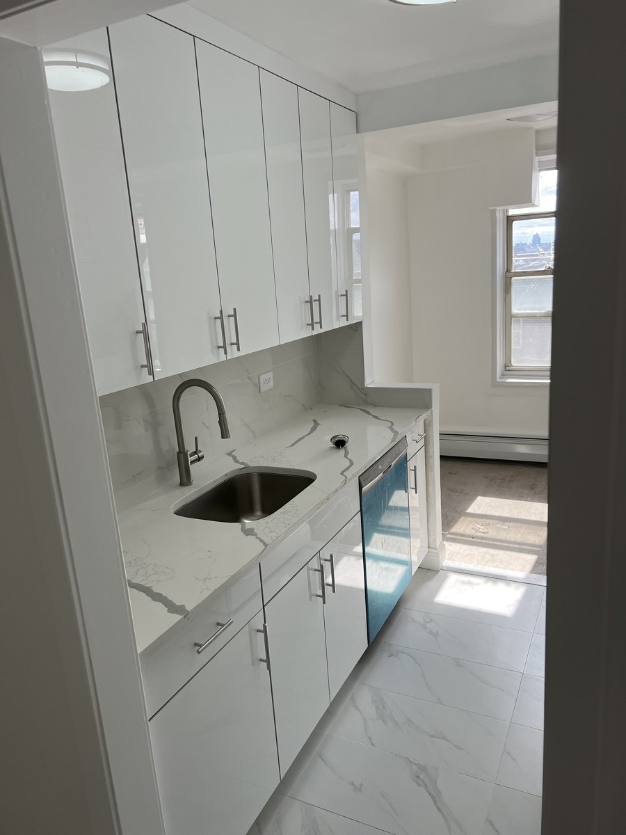 华人装修室内外装修-浴室厨房，瓷砖地板装修，批灰油漆，围栏庭院装修，价格合理 photo 5