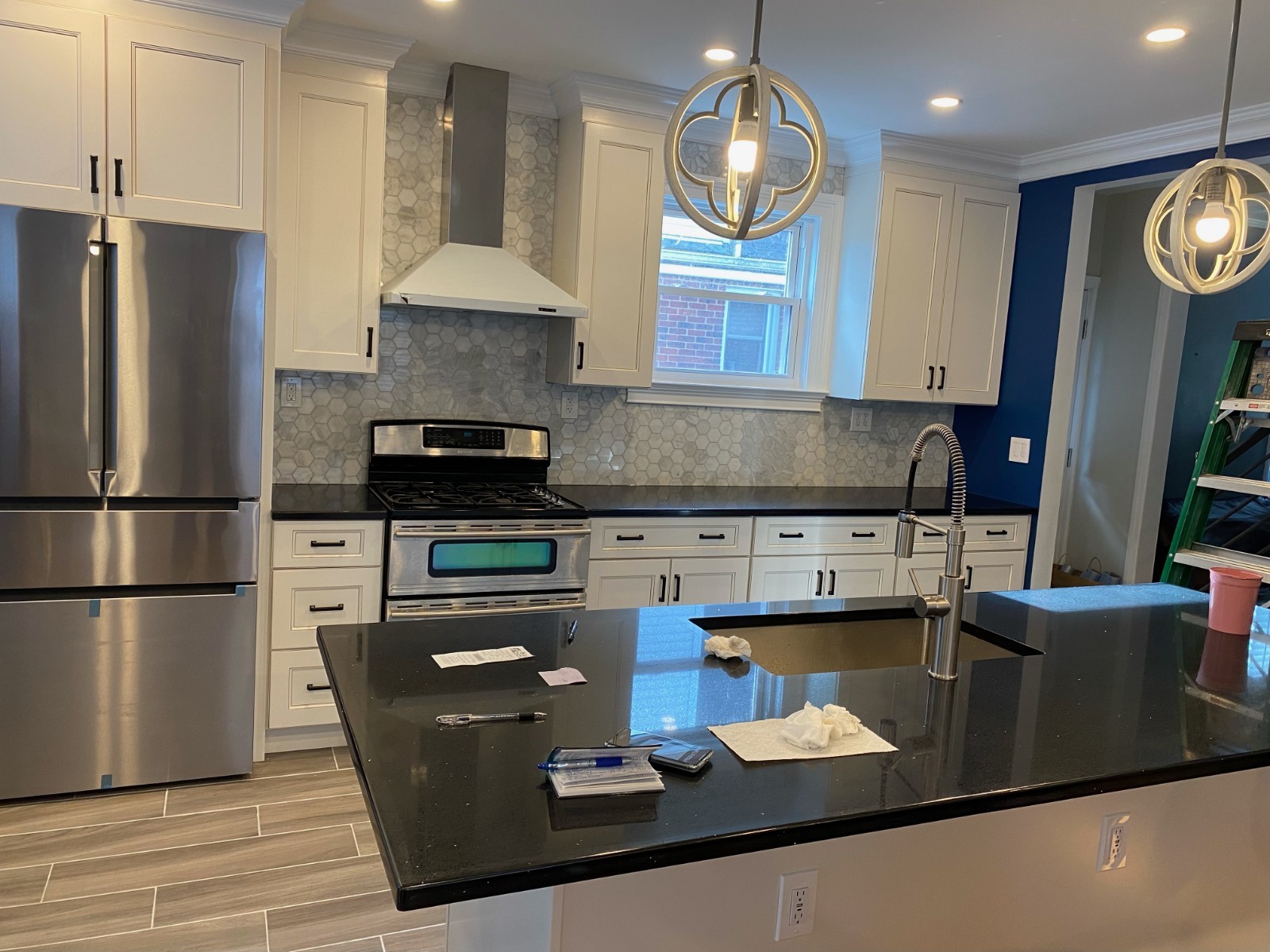 纽约厨房装修，浴室翻新，室内外装修有20年房屋装修经验，免费估计找储师傅 photo 1