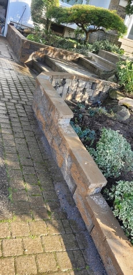 庭院改造，庭院维修，露台围栏，水泥车道，石砖铺地，庭院草地， 工程保质 photo 1