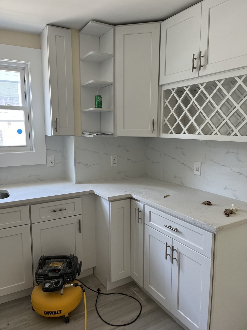 長島庭院装修， 庭院维修，長島水泥车道，走道台阶 露台翻新 photo 1