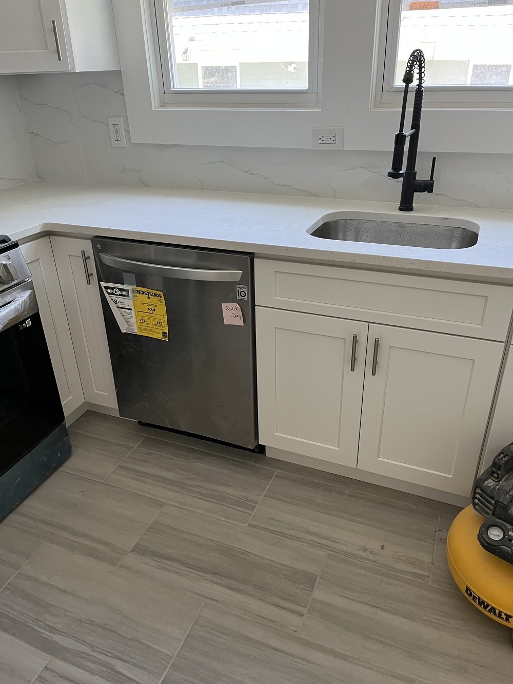 長島庭院装修， 庭院维修，長島水泥车道，走道台阶 露台翻新 photo 7