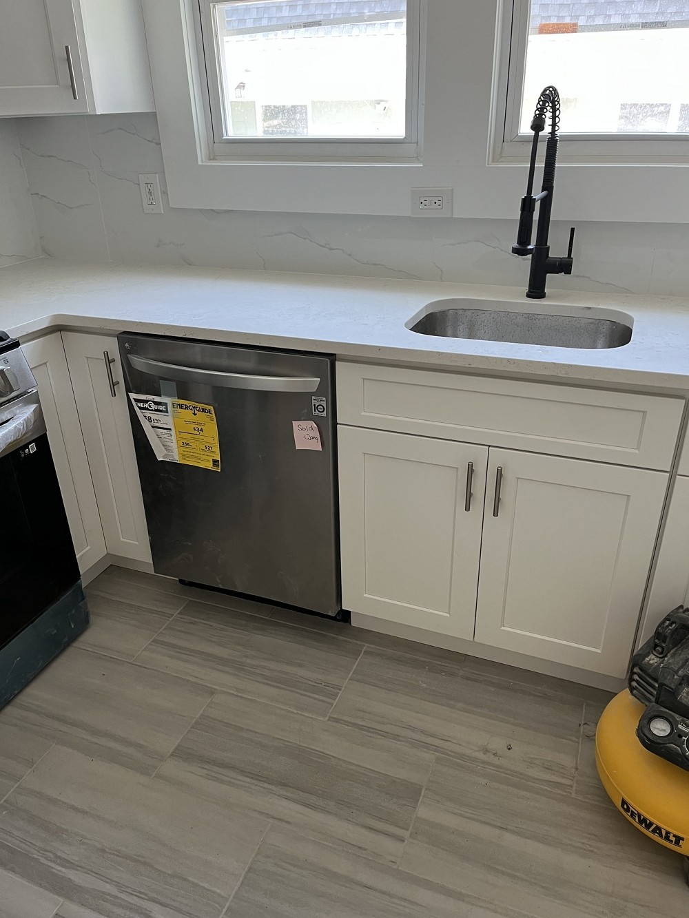 長島庭院装修， 庭院维修，長島水泥车道，走道台阶 露台翻新 photo 4