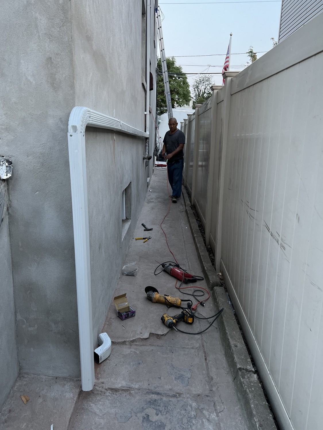 康州艺美砍树公司 – 砍树刨除树根，建围墙围栏，露台走道，石砖铺路，水泥车道，外墙翻新修漏 CT 图片 6