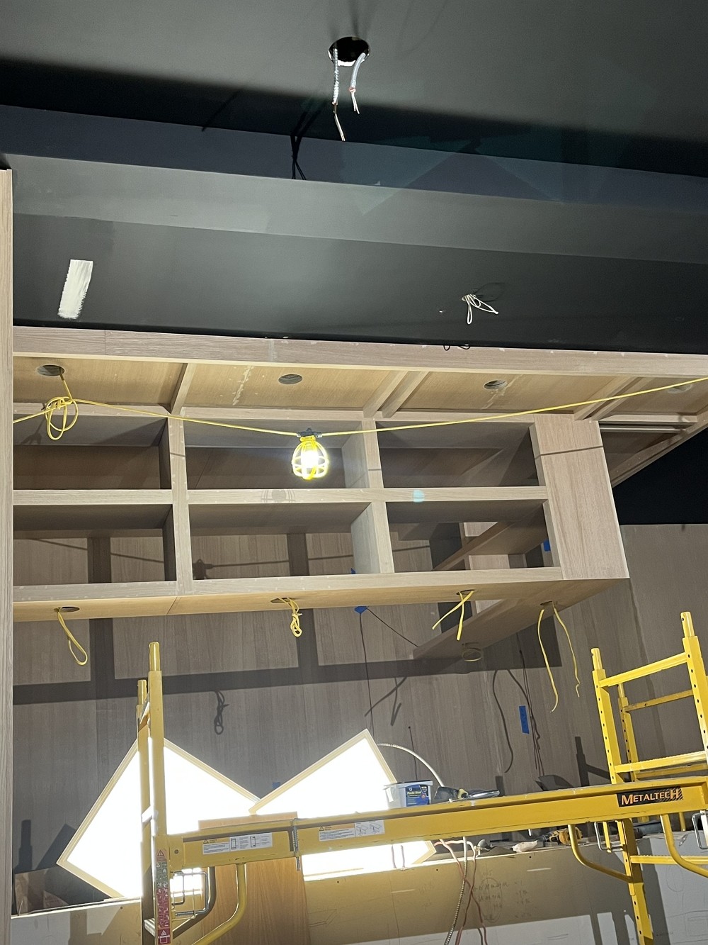 专业房屋装修，室内屋顶吊层造型 外墙油漆 免费估价 CT photo 5