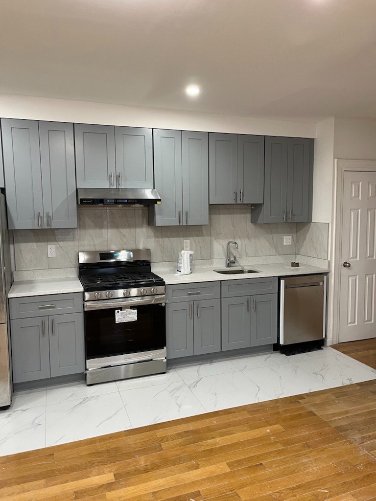 专精房屋室内装修，施工经验丰富，工艺精细，家庭住宅装修改建，有保险，价格优惠，免费估价 photo 8