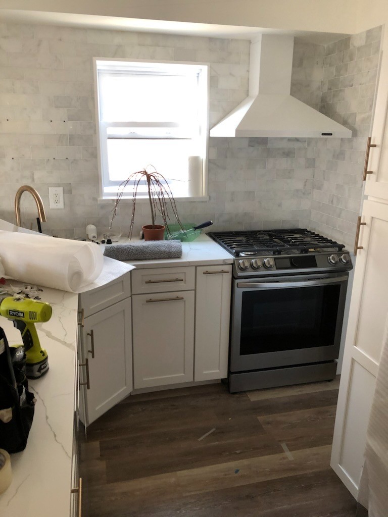 专精房屋室内装修，施工经验丰富，工艺精细，家庭住宅装修改建，有保险，价格优惠，免费估价 photo 5