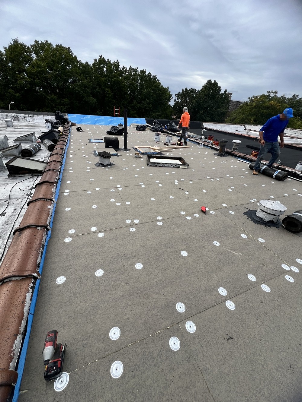 史丹顿岛屋顶修理维修师傅承接室内外装修，家庭住宅，室外屋顶维修，设计选材装修全面，价格实惠 photo 2