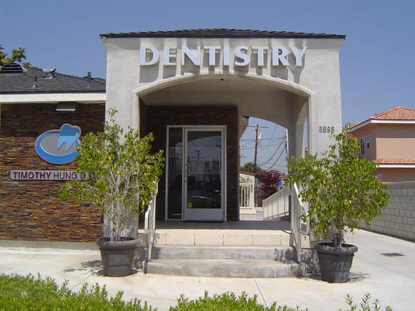 洪傳明牙醫師 图片 1