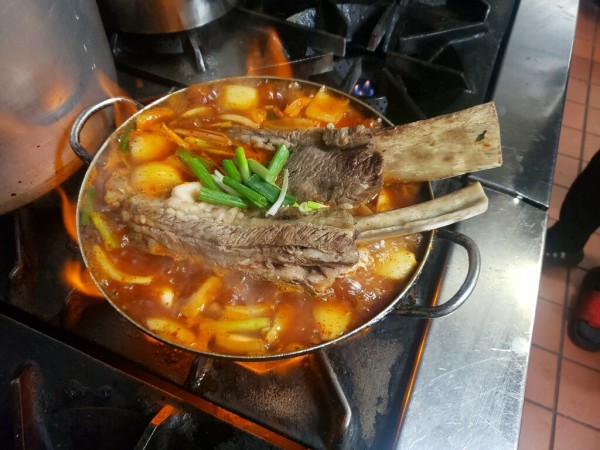 瘋狂炭燒排骨及韓式火鍋 图片 5