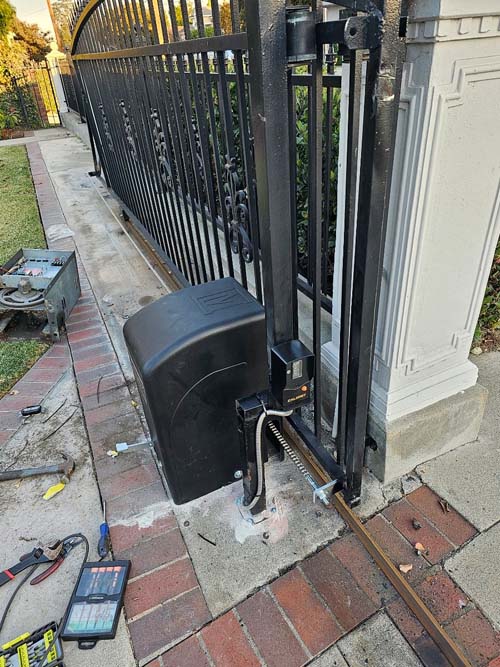 榮記專業安裝‧維修電動門馬達‧鐵門馬達 图片 5