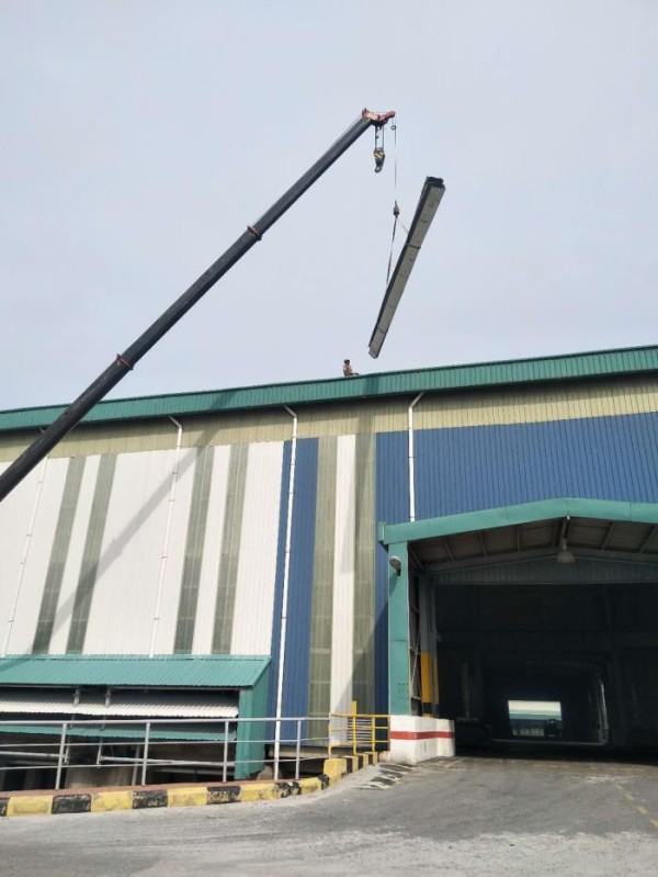 金誠信捲簾門‧彩鋼瓦服務站 图片 8