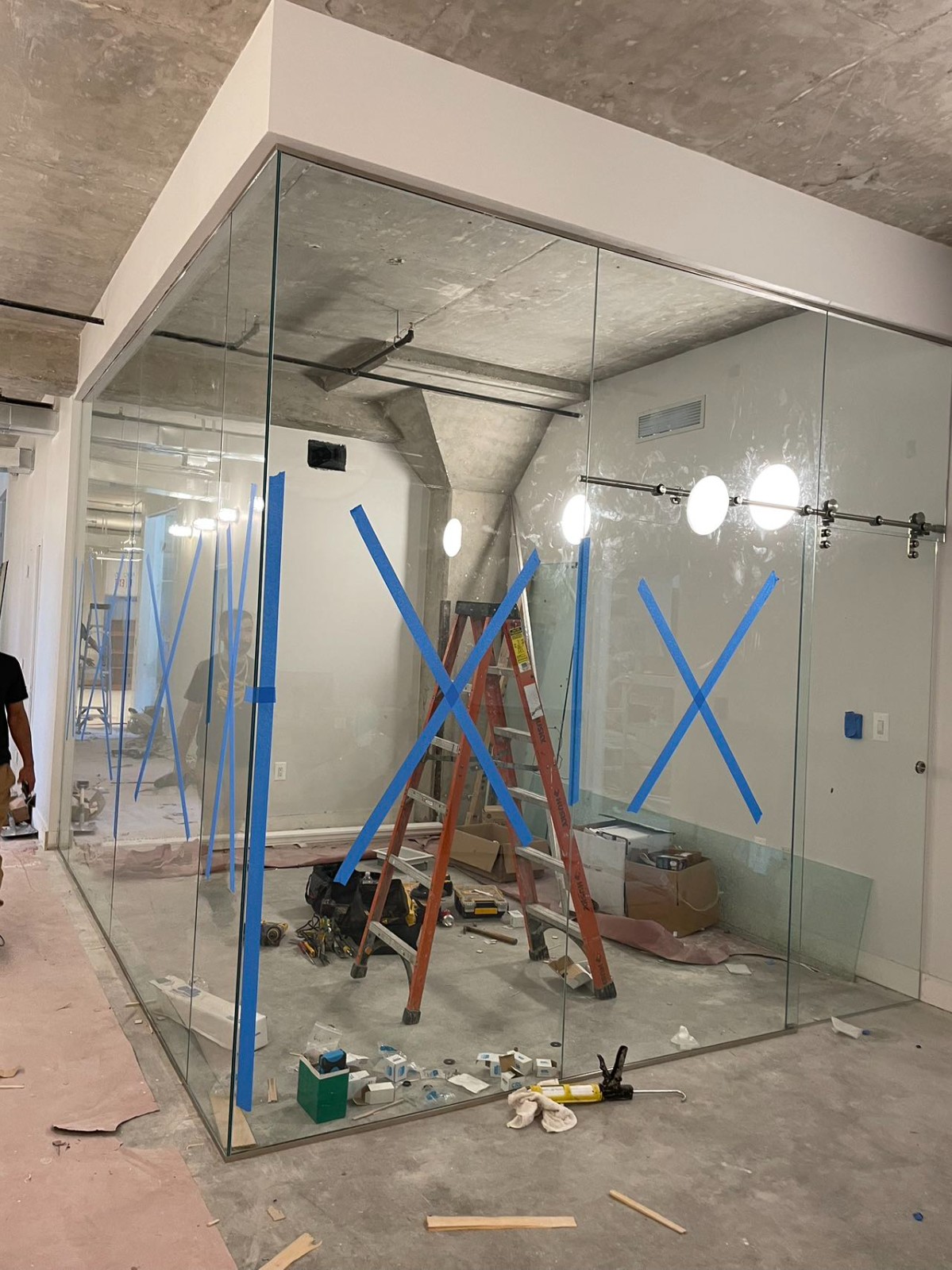 独家办公室隔断 特制专业玻璃门面浴室 photo 4