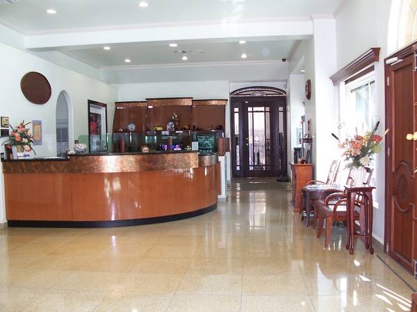 道格拉斯汽車鈑金烤漆廠 图片 4