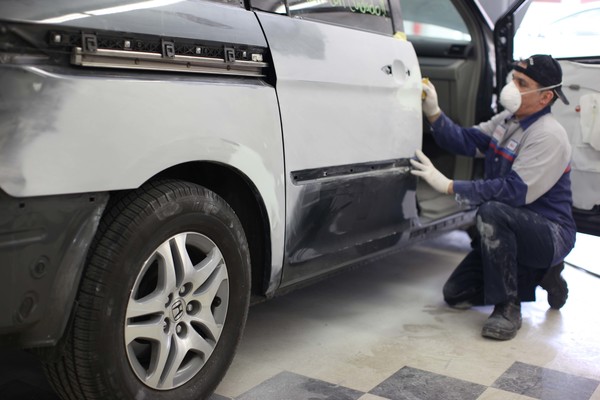 道格拉斯汽車鈑金烤漆廠 图片 6