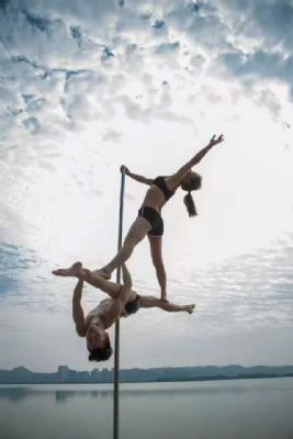 绵阳成人钢管舞零基础教学钢管舞教练班 [绵阳舞蹈培训] 图片 6