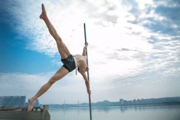 绵阳成人钢管舞零基础教学钢管舞教练班 [绵阳舞蹈培训] 图片 5